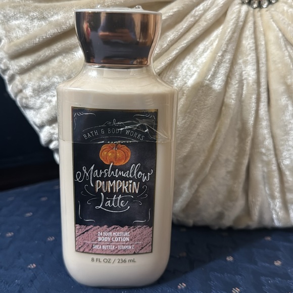 BATH & BODY WORKS SET. . . MARSHMALLOW PUMPKIN LATTE - Picture 7 of 8